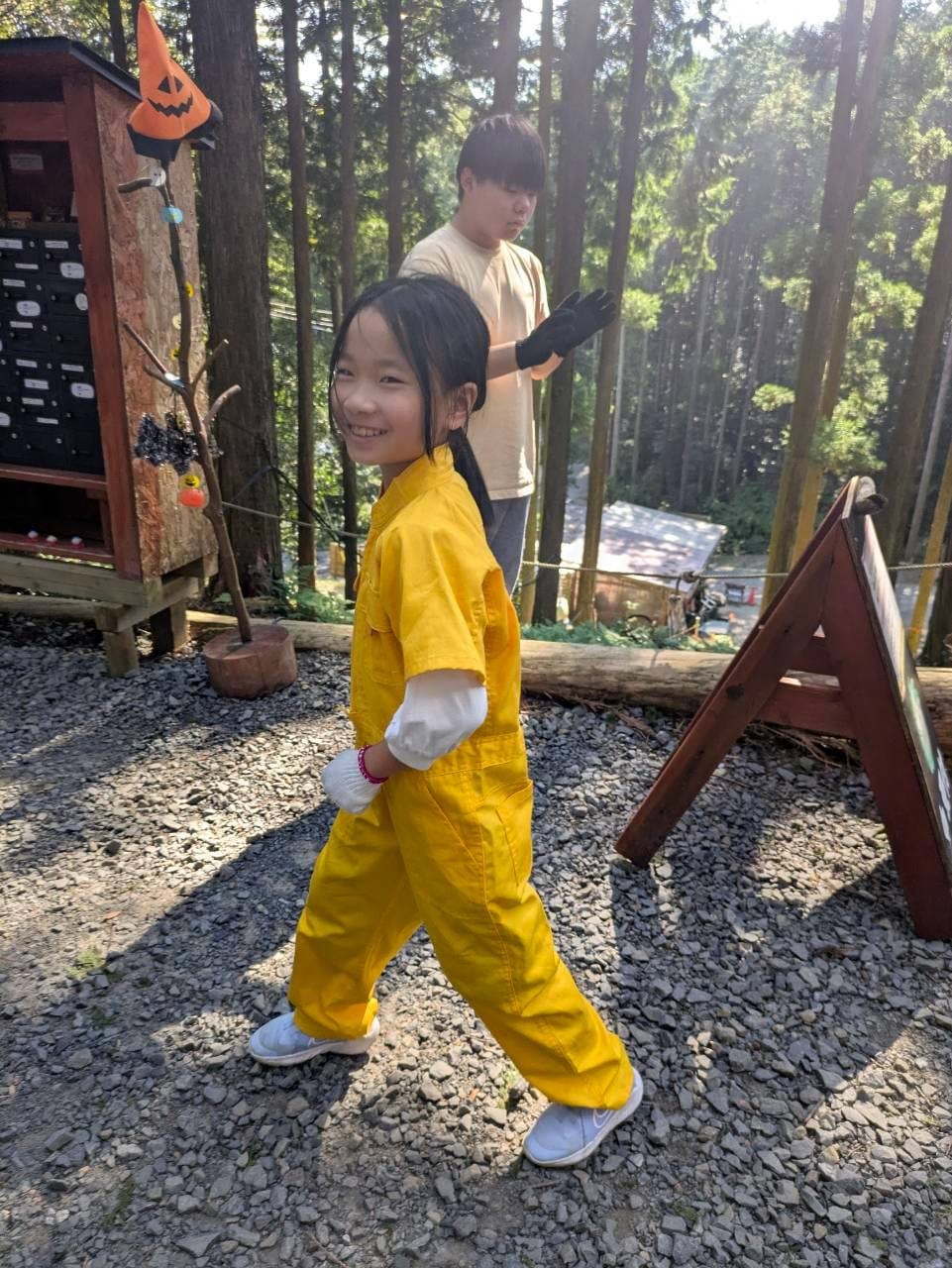 つなぎに着替えて出発