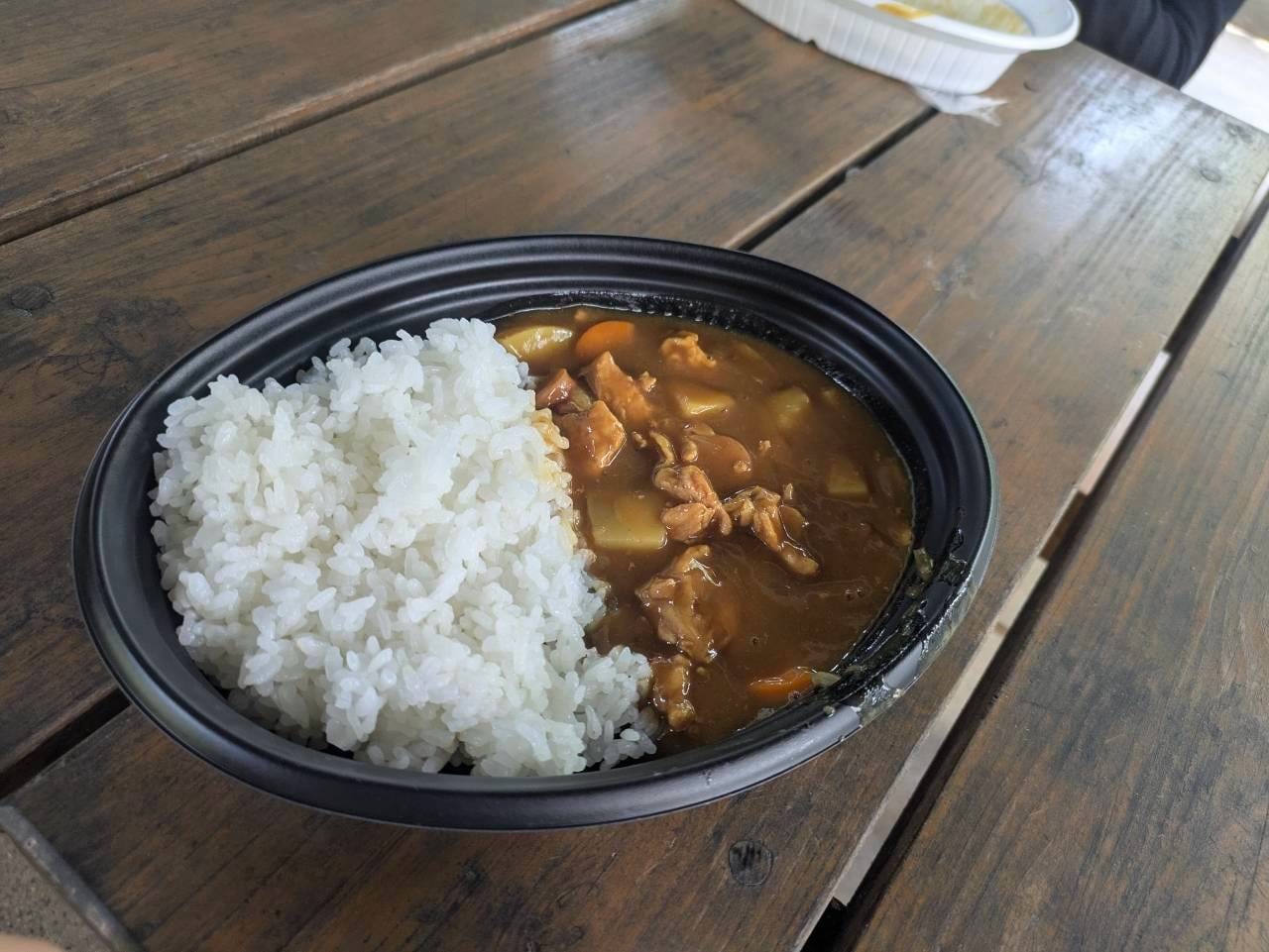お昼のカレーライス
